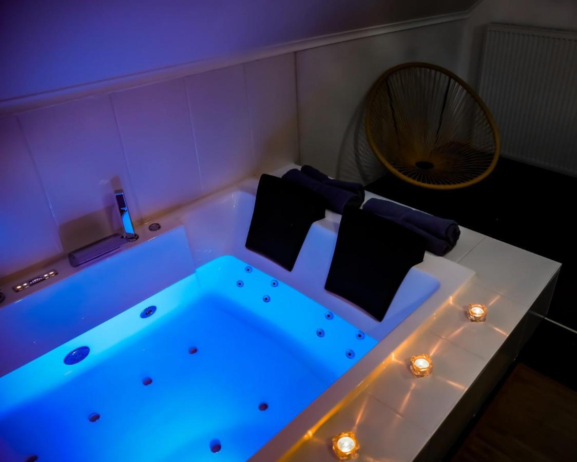 Hotel Le Wellness Privatif Seraing Esterno foto