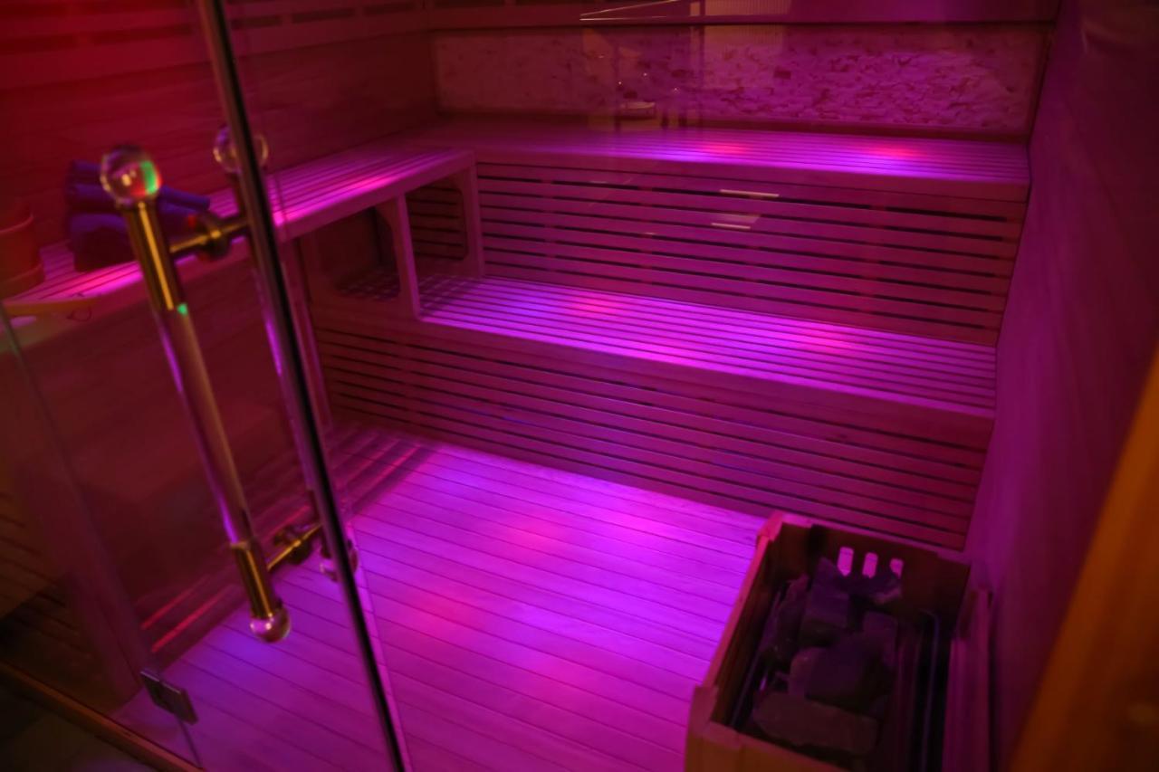 Hotel Le Wellness Privatif Seraing Esterno foto